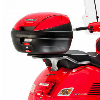Kit di fissaggio bauletti Givi Supporto Monolock (SR131) Kit di fissaggio bauletti Givi Supporto Monolock (SR131)