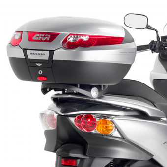 Kit di fissaggio bauletti Givi Supporto + piastra Monolock (E226M) Kit di fissaggio bauletti Givi Supporto + piastra Monolock (E226M)