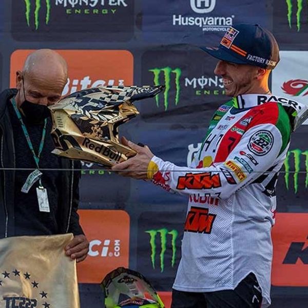 Airoh Aviator 3 TC222 The Legend