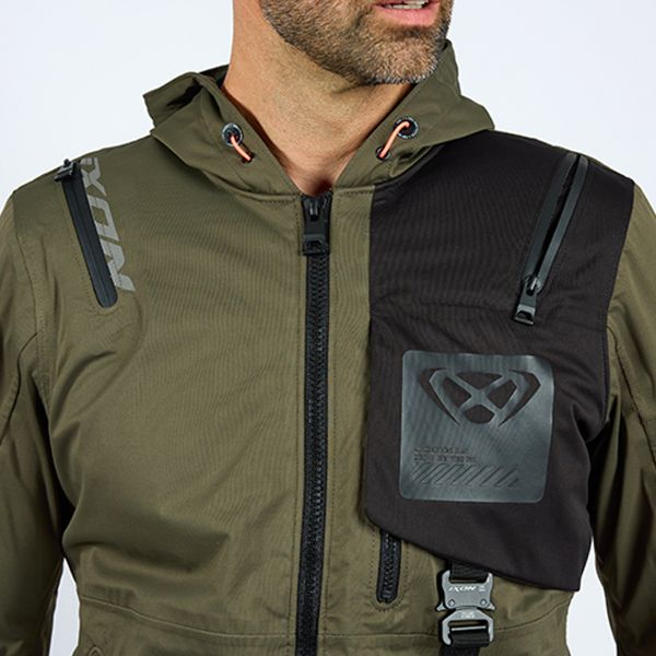 Ixon M-Quarter Black