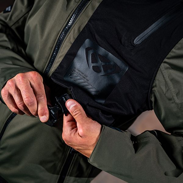 Ixon M-Quarter Khaki Black