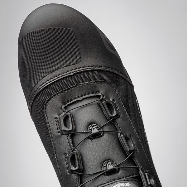 Ixon Ranker Black White