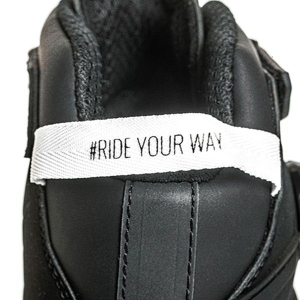 Ixon Bull 2 WP Black White Red