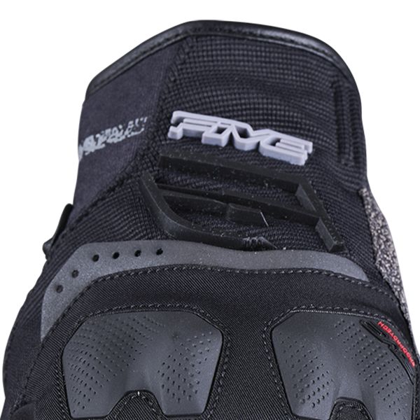 Five TFX4 WP Donna Nero