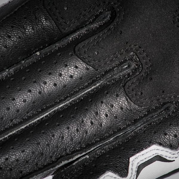 Ixon GP5 Air Black White