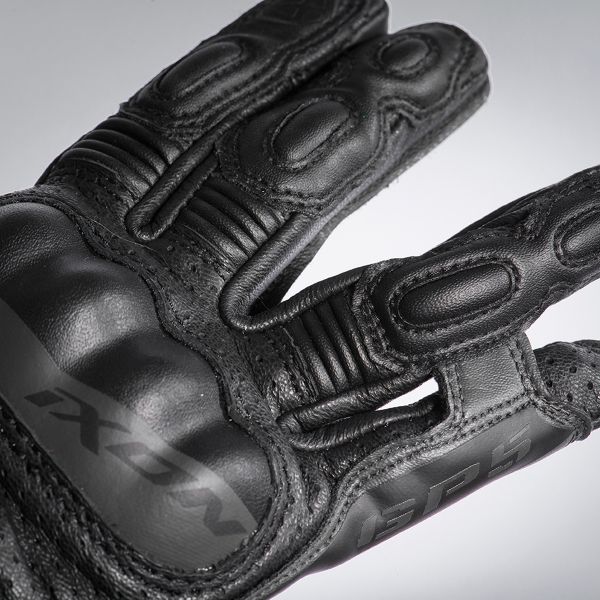 Ixon GP5 Air L Black