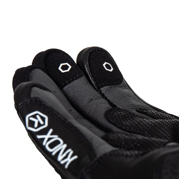 Knox Oulton Black White